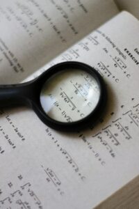 Read more about the article Korepetycje indywidualne czy grupowe z matematyki – co wybrać dla swojego dziecka?