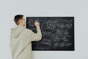Read more about the article Jak nadrobić zaległości z matematyki przed nowym rokiem szkolnym?